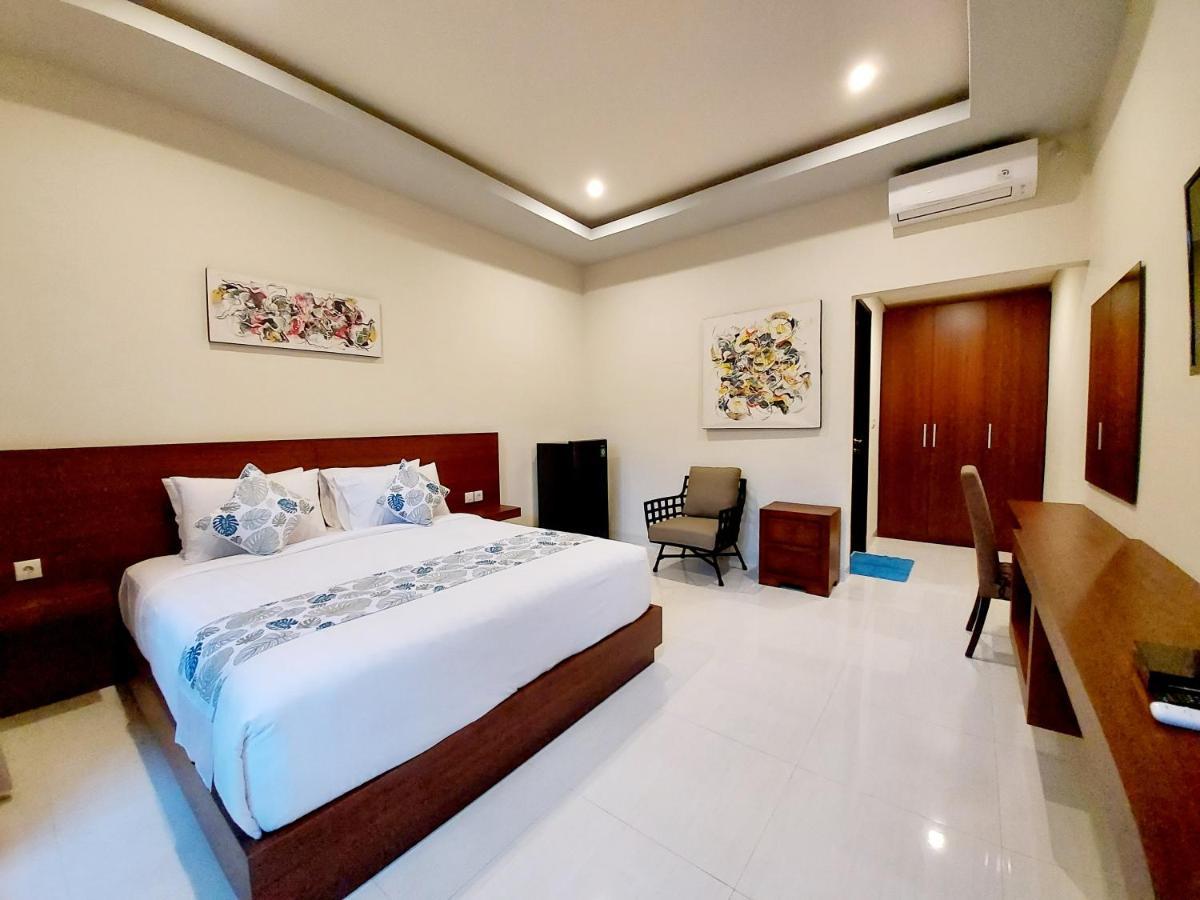 The New Moon Seminyak Hotel Buitenkant foto